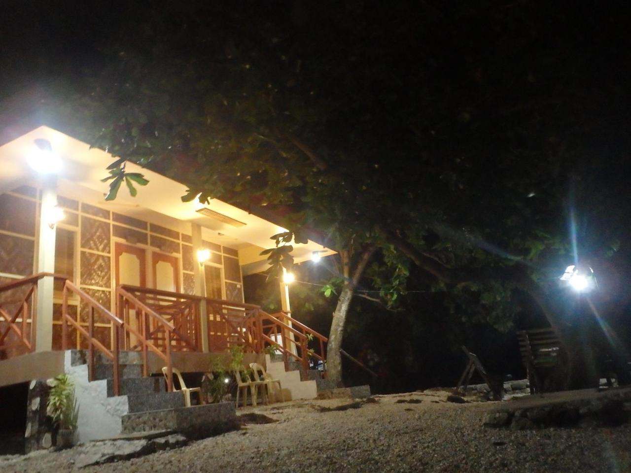 Island Front - Bangcogon Resort And Restaurant Oslob Exterior photo